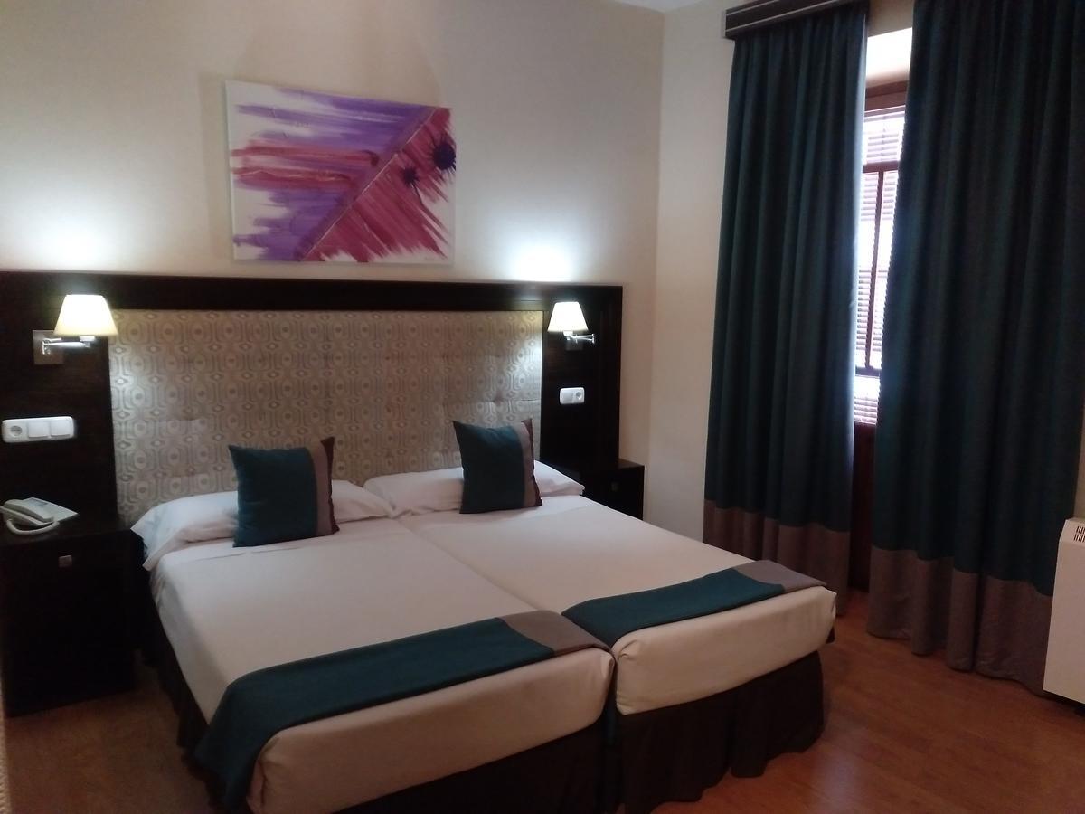Hotel & Spa Plaza Арріате Екстер'єр фото