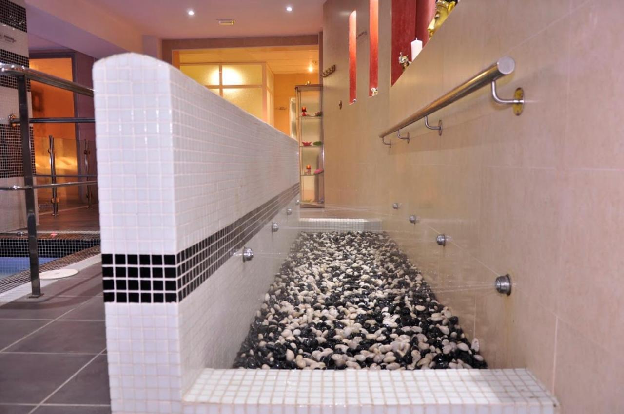 Hotel & Spa Plaza Арріате Екстер'єр фото